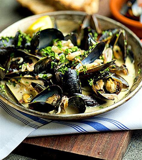 jamie oliver recipes mussels white wine sauce