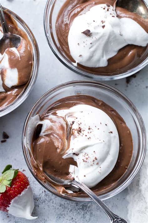 easy chocolate mousse with pudding and cool whip