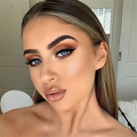 For some unforgettable valentine's makeup ideas, check out these inspirational celebrity beauty looks perfect for any kind of date you have this  7 sensual valentine's day makeup looks perfect for a date