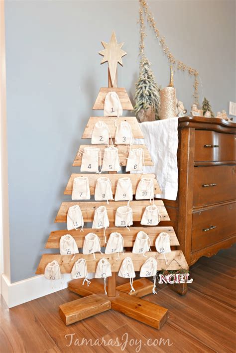 Simply follow along at the link to build your woodworking plans advent calendar