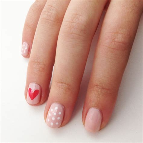 Don't want your nails to be super over  valentine's day nails in pink - an easy guide
