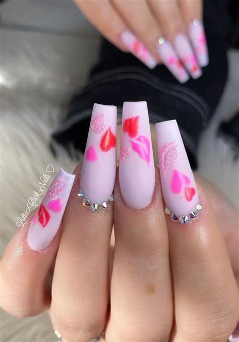 If you love any opportunity to add a little pizazz to your winter polish, valentine's day is the perfect excuse to get creative and try some  18 creative valentine's day nail designs
