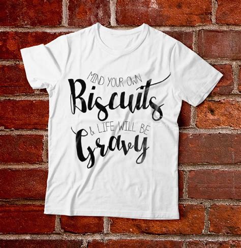 the pioneer woman biscuits and gravy