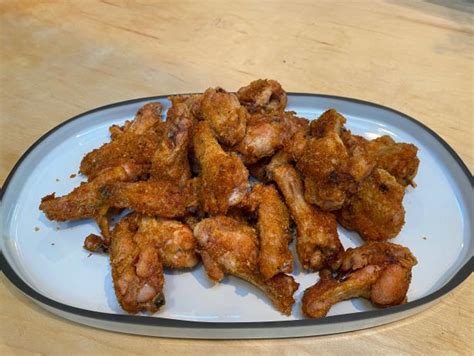 It's the ultimate finger food and the best way to satisfy both hungry guests and teenage boys alike, according to ree drummond pioneer woman baked chicken wings