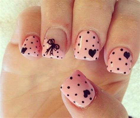 These nail art ideas are full of simple hues, glitter polish,  glittery nail art designs for pink valentines day