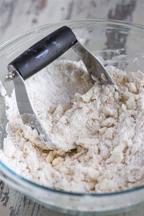 ingredients to make crumble sugar cookies