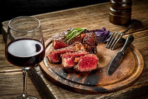 filet mignon with red wine sauce