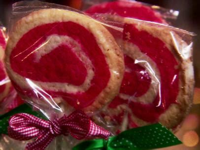 I don't always like to mix peppermint candy or cookies on cookie platters because it gives everything a peppermint flavor in my opinion pioneer woman chocolate peppermint cookies