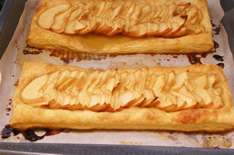 Work the butter into the flour using a pastry cutter until the pioneer woman apple pie