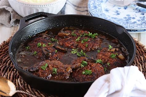 Heat 1 teaspoon olive oil over medium heat in a. the very best salisbury steak